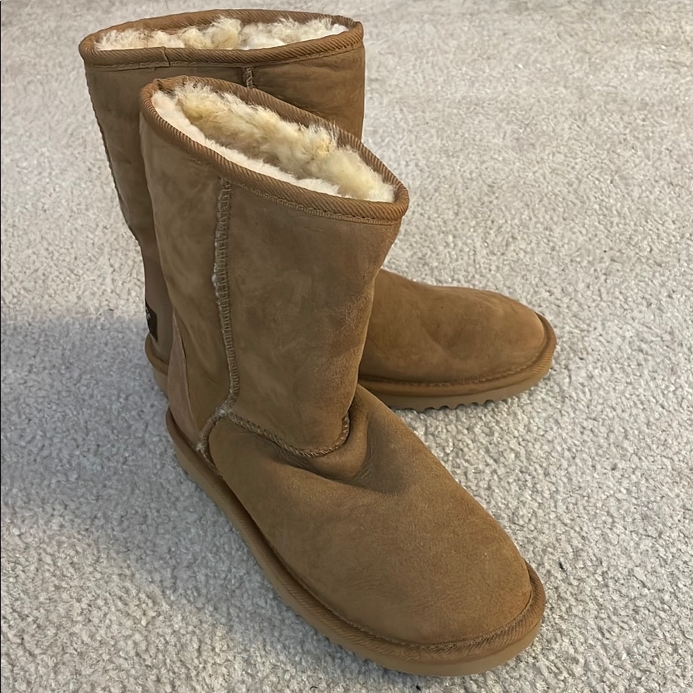 Vintage UGG Classic Short Tan Boots, Size 6W NWOT